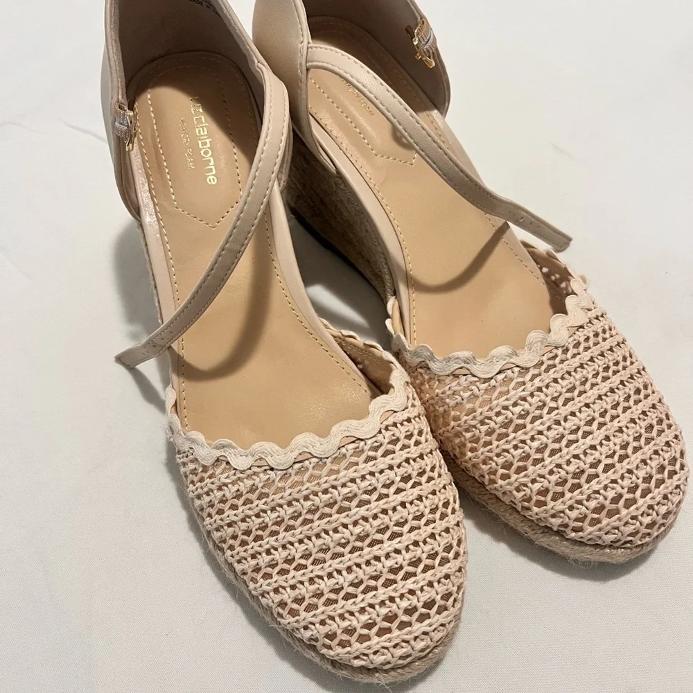 Liz‎ Claiborne Cream Espadrille Sandals with Ankle Strap